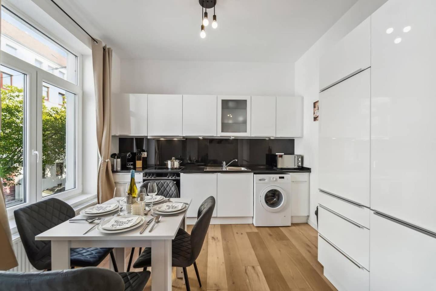Infinity Stay Ferienapartments Rheinstrasse Вильгельмсхафен Экстерьер фото