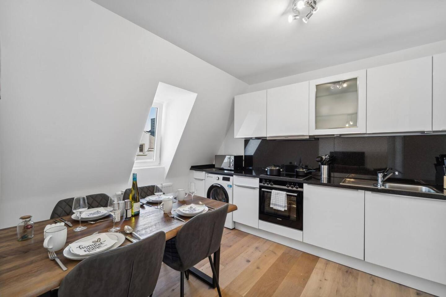Infinity Stay Ferienapartments Rheinstrasse Вильгельмсхафен Экстерьер фото
