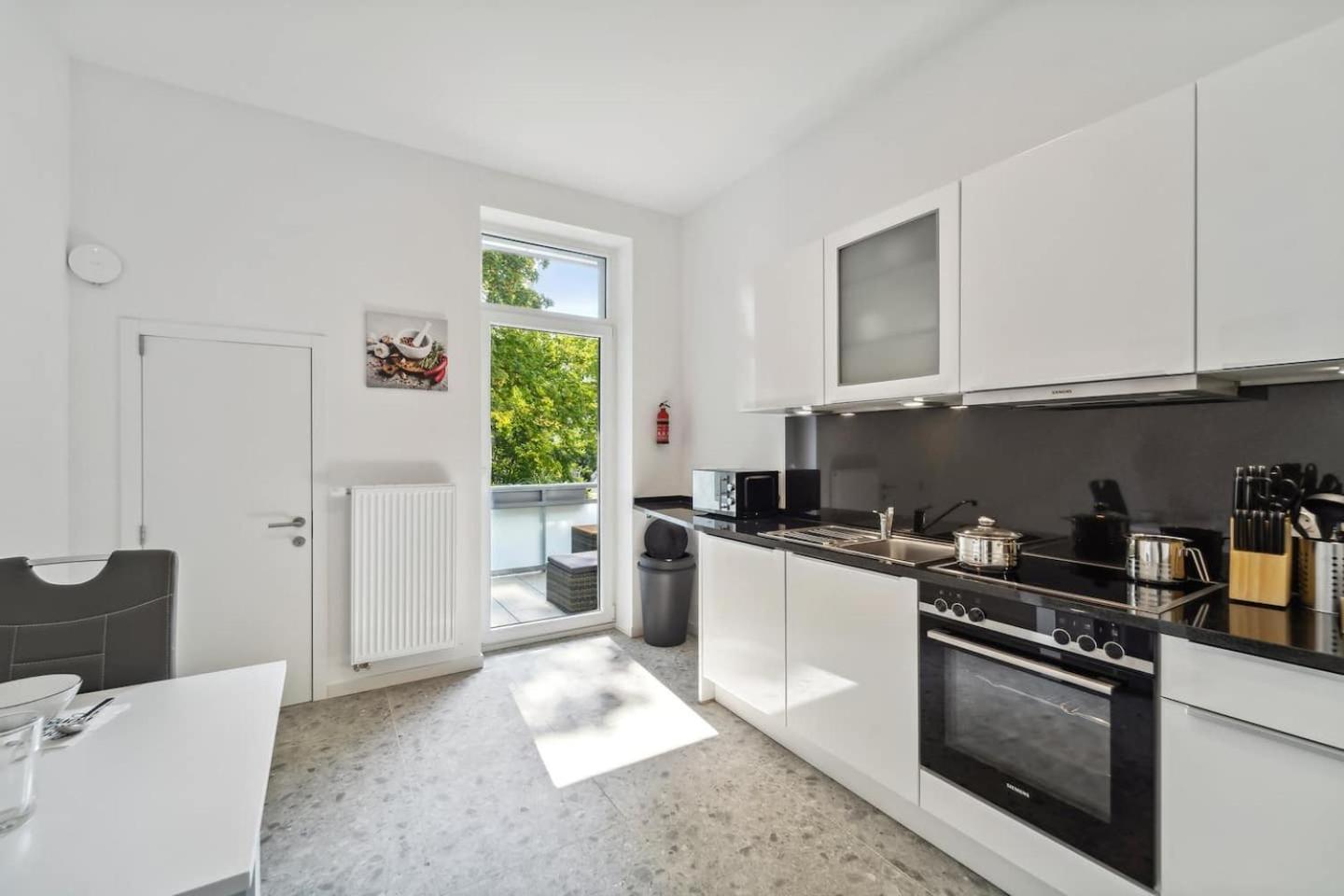 Infinity Stay Ferienapartments Rheinstrasse Вильгельмсхафен Экстерьер фото